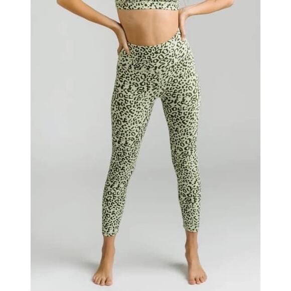 Zyia Active Green Leopard Reve Hi-Rise 7/8 Leggings - Picture 1 of 8